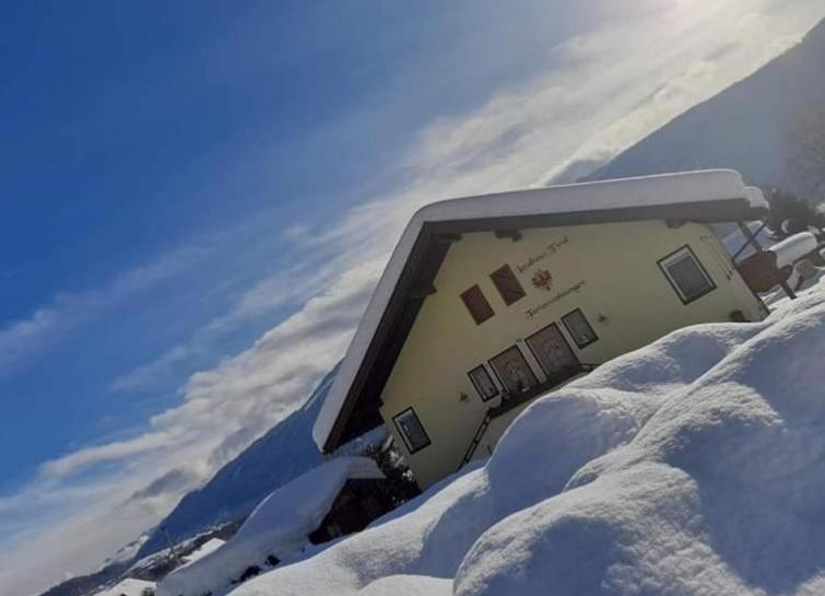 Landhaus Tirol Hotel Presseggersee Buitenkant foto