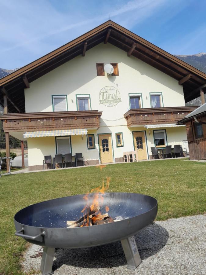 Landhaus Tirol Hotel Presseggersee Buitenkant foto